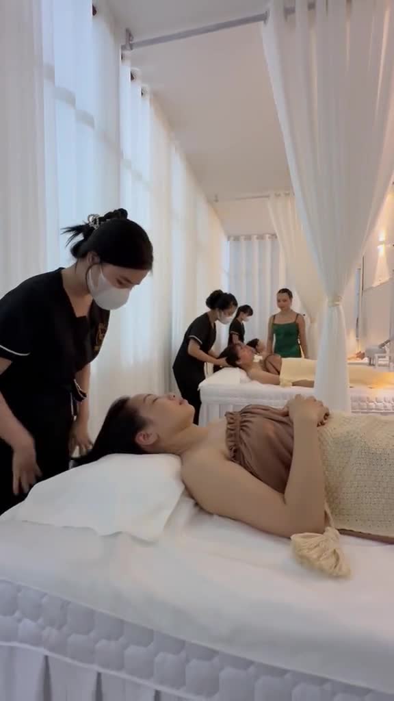 Massage trị liệu đá nóng tại Thu Le Spa Long Thành